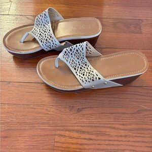 Kenneth Cole Reaction platform sandal